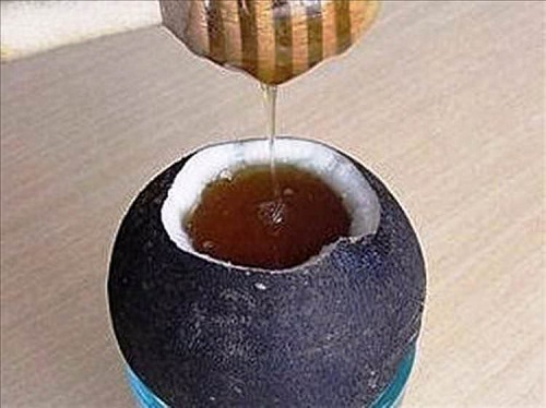 Sonra kesilen parça adeta bir kapak gibi üzerine kapatılır