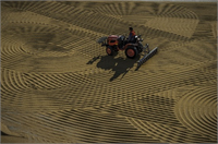 Bereketli hilal olarak adlandırılan coğrafyada binlerce yıl önce tüketilmesiyle tarih sayfalarındaki yerini alan bulgur gerçek değerini ise nimet olarak baş tacı edildiği Anadolu nun kadim topraklarında bulmuştur Sarı Altın olarak tabir edilen bulgur tarihte bölge insanı için bazen bitmek bilmeyen kıtlık yıllarının can simidi bazen de en güzel düğünlerin ve yemeklerin baş konuğu olmuştur Birleşmiş Milletler bile bu çok değerli ürünü uzun yıllar gıda yardımlarında stratejik bir ürün olarak kullandı ve hala kullanıyor Ülkemiz bulguru en çok üreten en iyi işleyen ve en çok Ar Ge yapan ülke konumundadır MBTG olarak bulgurun dünyaya tanıtılması için çaba sarf ediyoruz 2012 den bu yana dünyanın çeşitli ülkelerinde 70 civarında fuara katılarak bulguru üreticilere ziyaretçilere anlattık tanıttık Aynı şekilde Türkiye de de bulgurun tanıtımı konusunda etkinlikler yapıyoruz Bulgurun hak ettiği yere gelmesi için çalışmalarımız sürecektir