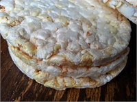 Diyet yapanların sık olarak tercih ettiği pirinç patlakları yurtdışında yapılan araştırmalar sonucu sağlığı ciddi anlamda tetiklediği kanser ve böbrek hastalıklarını beraberinde getirdiği ortaya çıktı İçinde barındırdığı Arsenik Akrilamid ve Kadmiyum maddeleri kemik hastalıklarına kadar ciddi sağlık sorunlarının yaşanmasına neden oluyor