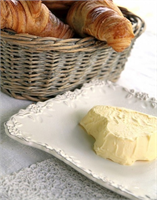 Meşhur Fransız mutfağının usta şeflerinin sırrı tereyağı Aslında sevdiğimiz ancak yemekten çekindiğimiz tereyağını daha sağlıklı hale getirmek mümkün Üstelik geçmişi bilinenden daha eski fakat unutulmaya yüz tutmuş bir yöntem Kafkaslar Anadolu Hindistan Bangladeş Pakistan Osmanlı ve Fransız mutfaklarında kendini gösteriyor İngilizce de Ghee olarak bilinen tereyağının sağlıklı hali sadeyağ