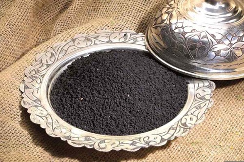 Bugün artık biliyoruz ki normal koşullarda sağlıklı bir bağışıklık sistemine sahipsek kolay kolay kanser olmuyoruz Kilit nokta sağlıklı bağışıklık sistemi yani Çörek otu tohumlarının bağışıklık sistemi üzerindeki olumlu etkileri hakkında o kadar çok bilimsel çalışma var ki Ayrıca birkaç kontrollü hayvan deneyinde çörek otu tohum özütü verilen hayvanların çeşitli kanser yapıcı kimyasal maddelere karşı korunduğunu ortaya koydu