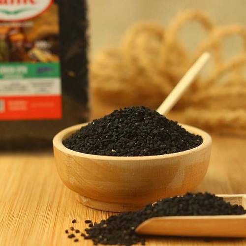 İkincisi anjiogenez inhibisyonu yani tümörün beslenmesini sağlayan yeni damarların oluşumunun engellenmesi Tümör büyümek için beslenmek kanlanmak zorundadır ve bunu kendine yeni damarlar oluşturarak yapar işte çörek otundaki bazı aktif maddeler bu oluşumu engeller