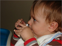 Vakitsiz yaşlanma Kronik olarak vücut susuz kaldığında organlar ve hatta vücudun en büyük organı olan deride kırışıklık başlar ve erken yaşlanma belirtileri verir