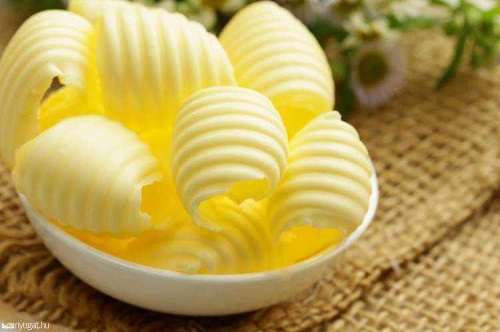 Margarin Katı bileşen olan margarin kalp rahatsızlıkarıunın da tetikçisi Ayrıca ciltte hasara neden olan margarin kırışıklıkları da artırır