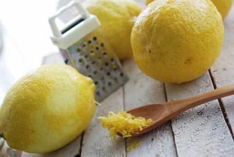 Genelde limon kabuğu pasta ve kek yaparken aroma katması için kullanılır