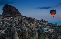 11 Uçhisar Nevşehir Kapadokya nın en güzide yerlerinden biri Kalesiyle ünlü bir belde ve civarın en yüksek yerlerinden olduğu için güzel de bir manzara sunuyor