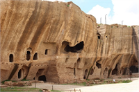 14 Mardin Köyleri Mardin in köylerinde Mezopotamya nın etkilerini görmek mümkün Dara antik kenti de bu yörede çıkmıştı Osmanlı dan Bizans a Selçuklu dan Roma döneminde kadar farklı yapılar görülüyor