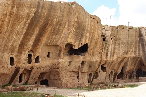 14 Mardin Köyleri Mardin in köylerinde Mezopotamya nın etkilerini görmek mümkün Dara antik kenti de bu yörede çıkmıştı Osmanlı dan Bizans a Selçuklu dan Roma döneminde kadar farklı yapılar görülüyor