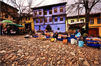 1 Cumalıkızık Bursa Cumalıkızık a gitmediyseniz bile en azından dizilerden aşina olabilirsiniz UNESCO tarafından Dünya Mirası na alınmış Uludağ ın eteklerinde güzel mi güzel bir köyümüz