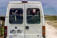 16 Çalışmak için göç eden çocukların ise en büyük sorunu okullarını yarıda bırakmış olmaları Bu koşulların en ağır bedelini ödeyenler her zaman olduğu gibi çocuklar ve kadınlar