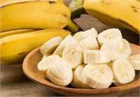 Muz Serotonin ve melatonin hormonlarının salınımlarını artırmasının yanı sıra içerdiği magnezyum ve potasyum ile kasların gevşeyip rahatlamasını sağlar