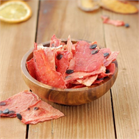 Karpuz yaklaşık 90 95 civarında su içerir Kurutma esnasında karpuzun suyu buharlaşır ve karpuz öz kısmı kalır Kış sofralarınızın yeni atıştırmalığı olmaya hazır