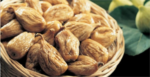 Dünyada ilk sırada gelen Ülkemizde de en fazla üretimin Aydın ve Ege bölgesinde yapıldığı incir de kurutularak uzun süre tüketilebiliyor