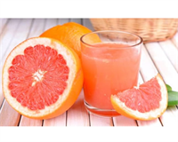 GREYFURT C vitamini ve antioksidan deposudur Greyfurt iltihabı azaltmaya ve vücuttaki serbest radikallerin neden olduğu hasarlarla mücadele etmeye yardımcı olur Tiroid hastaları ve tansiyon ilacı kullananlar bu meyveyi doktorlarına danışarak yemelidirler