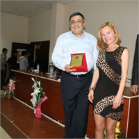 2 Kariyer Günleri etkinliği öğrencilerin Türkiye nin önde gelen firmalarının yöneticileriyle tanışma imkanı