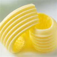 Çünkü tereyağı pastörize sütten yapılıyor ve uzun süre dışarıda kalınca bozulma ihtimali artıyor