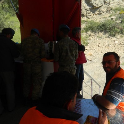 Vodafone Çiftçi Kulübü Tırı Soma da Yardımlarına Devam Ediyor