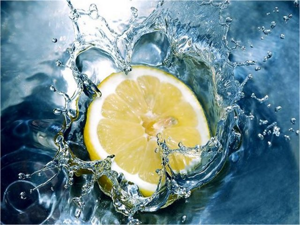 İltihabı azaltır Düzenli olarak limon suyu içerseniz vücudunuzdaki hastalık haline yol açan asitlik derecesi azalacaktır