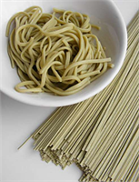 Karabuğday makarna makarna alışkanlığından vazgeçmek istemeyen ama kilo kaybetmek isteyenler için birebir Tok tutuyor ve bilinenin aksine karbonhidrattan çok protein içeriyor