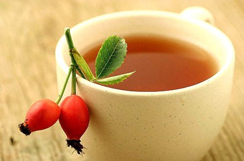 Portakaldan çok daha fazla C vitamini içeren kuşburnu çayının yapılmasında bazı püf noktalar yer almaktadır