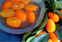 Kamkat Turunçgiller içinde küçük mücevher olarak adlandırılır Kamkat Kumkuat Çincede altın portakal manasına gelir gold orange Dünyada kabuğu ile beraber yenilen tek narenciye çeşididir