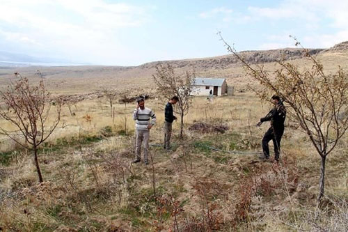 Emekli olduktan sonra Meyve Bahçesi Ağaçlandırma Projesi kapsamında 40 dönümlük arazi üzerine meyve fidanları diktiğini belirten Bulut şöyle konuştu