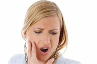 Bununla birlikte aşırı sıcak kahve ve çay da aynı sigara gibi dişlerimizin renklenmesine neden olur