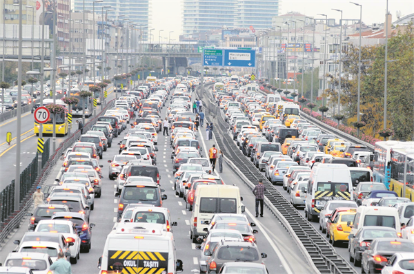 Kent içi ve kent dışı yolcu ve yük taşımacılığında motorlu araçların daha az yakıt tüketmelerini sağlayacak şekilde düzenlenmeler yapılmalıdır Bunun için