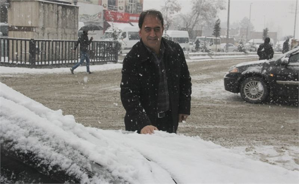 Gece başlayan ve aralıklarla devam eden kar hava sıcaklıklarını da etkiledi Meteoroloji 12 nci Bölge Müdürlüğü nem oranı arttığı için kar yağışının gerçekleştiğini belirtti