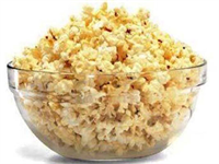 Patlamış mısır Tam tahıllı ve iyi bir lif kaynağı olan patlamış mısırın 30 gramı da harika bir atıştırmalık olabilir tabi şeker tuz ve yağ eklemediğiniz sürece