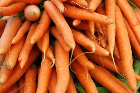 Havuç Karotenoid ile dolu olan havuç kanser ile astım ve romatoid eklem iltihabı gibi iltihaplı hastalıkların riskini azaltmada faydalıdır
