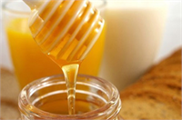 Bal şaşırtıcı bir bakteri öldürme özelliğine sahiptir Sade olarak tüketecekseniz organik olmalı Çünkü bu bal bakterilere karşı faydalı olan enzimlerle doludur Balın içindeki antioksidanlar ise kötü olan serbest radikallerle savaşır