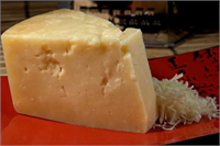 Sizi tok tutar Peynir sizi daha uzun süre tok tutar Ocak ayında Pediatrics isimli dergide yayınlanan araştırmaya göre peynir ve sebzeyi bir arada atıştıran çocukların sadece patates cipsi yiyen çocuklardan yüzde 72 daha az kalori tükettikleri belirlendi