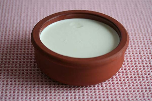 Daha fazla vitamin için farklı meyve ve sebze püreleriyle yoğurdu tatlandırabilirsiniz