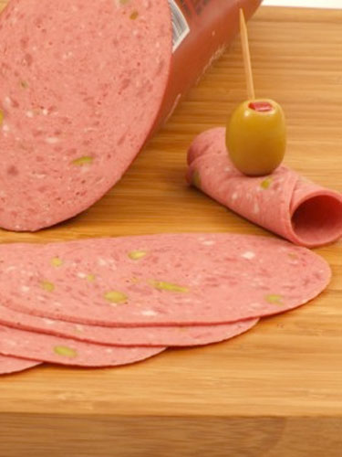 Salam sosis sucuk gibi şarküteri ürünleri tüketilmemeli Bunların tuz içeriği yüksektir ve katkı maddesi fazladır Tansiyon hastaları bunlardan şiddetle kaçınmalılar