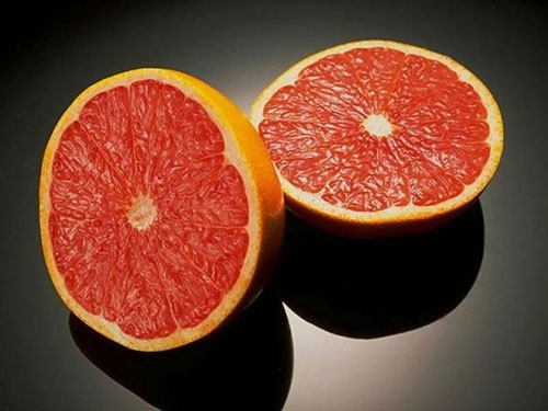 Eğer gece oldukça fazla alkol aldıysanız kahvaltınız da greyfurtu meyve olarak veya sıkılmış halde bulundurmanız mükemmel olabilir Greyfurt içeriğindeki yüksek miktarda C vitamini ve antioksidanlar sayesinde karaciğerin doğal yolla hızlı bir şekilde zararlı maddelerin vücuttan atılmasına yardımcı olur