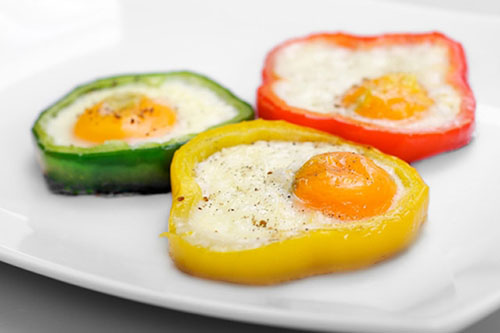 Yumurta ne kadar yararlıdır Yumurta mükemmel bir gıda olup güzel yiyecektir Yumurta yüksek değerde protein ihtiva ettiği için yemeklerde kullanılabilir Yumurtada 10 temel aminoasit mevcuttur