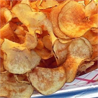 Bir başka popüler ürün de diyet atıştırmalıklardır Market raflarında diyet bölümünde paket paket duran yiyecekler sanki çok masummuş gibi üzerlerinde aldatıcı başlıklarla satılırlar