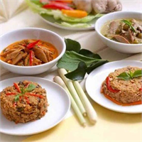 Günümüzde çalışan insanların evde kolaylıkla hazırladığı paket yemekler 3 dakika içinde mikrodalgada ısınır ve hemen tüketime hazırdır Çok kolay değil mi Ama ya zararları