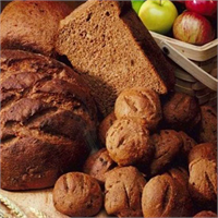 Gerçek şu ki kahverengi gördüğünüz her ekmek tam buğday unu veya tam tahılla yapılmaz Bazı üreticiler ekmeği kahverengi yapmak için ununa karamel rengi ekliyorlar