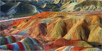 Zhangye Danxia Çin deki bu rengarenk tepeler adeta canlı birer tablo