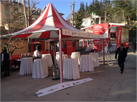 Türkiye de ilk kez Vodafone tarafından başlatılan ve sektöre öncü olan bu programla ayrıcalıklı tarife ve kampanyalardan kırsal alanda su kullanımı ve tarımsal verimlilik hakkında bilinçlendirme çalışmalarına kadar uzanan geniş bir çözüm ve hizmet yelpazesi sunuluyor Vodafone Çiftçi Kulübü üyeleri bugüne kadar Çiftçi Haber Paketi ile 88 ürün çeşidine özel içeriklerden şimdiye kadar 966 farklı ilçeden 1 2 milyon kişi yararlandı 1 1 milyon farklı içerik paylaştı ve 730 milyon SMS gönderdi Çiftçi İlan Servisi ile ise 35 bin ilan gönderimi yapıldı Çiftçi Kılavuzu 11 bin kullanıcı tarafından indirildi