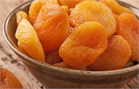 Kuru kayısı Sindirim sorunlarına iyi gelir Stresi ve kansızlığı önler İçerdiği A vitamini cilt bozukluklarının tedavisinde de son derece etkilidir Günde 5 kuru kayısı yemekte içerisindeki potasyum sayesinde kalp kaslarının ve sinirlerinin gelişimi için önemlidir