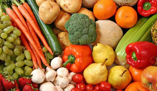 8 Dondurduğunuz sebzeleri çözdürmeyin doğrudan pişirin Sebzeleri delikli naylon torba içinde buzdolabında 1 4 hafta saklayabilirsiniz Eğer torbaya koymadan önce yıkamak isterseniz çok iyi kurutun İnce temiz bir tülbente veya kağıt havluya sararak koyarsanız sebze meyveler daha iyi dayanırlar Sebzeleri dondurmuşsanız etler gibi uzun süre bekleterek çözdürmeyin doğrudan bekletmeden pişirin