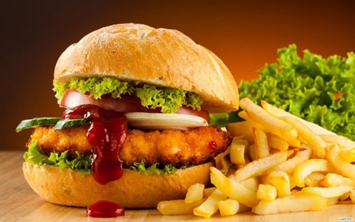 Yakın zamanda Montreal Üniversitesi nde yapılan bir araştırma fast food ürünlerinin beynin kimyasını değiştirdiğini ortaya koymuştur Bu da depresyon ve anksiyete sorunlarına yol açmaktadır Fast Food ürünlerinin içindeki katkı maddelerinin öğrenme bozukluğu motivasyon eksikliği ve hafıza zayıflığına da yol açtığı kanıtlanmıştır