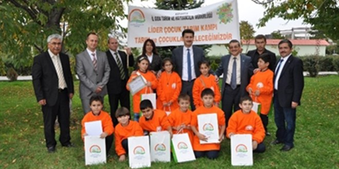 Kütahya da Lider Çocuk Tarım Kampı Etkinliği