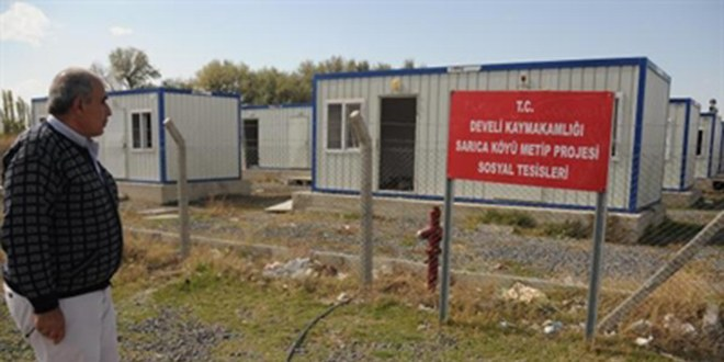 Mevsimlik İşçiler İçin Yapılan Tesisler Harabeye Döndü