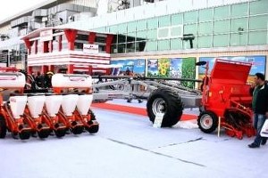 Türkiye den Rusya ya Özel Tarım Makinesi