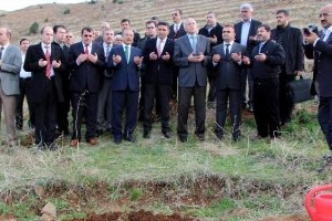 Kahramanmaraş ta 10 Bin Fidan Toprakla Buluştu