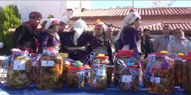 Kadın Çiftçiler En Güzel Reçel ve Turşu İçin Yarıştı